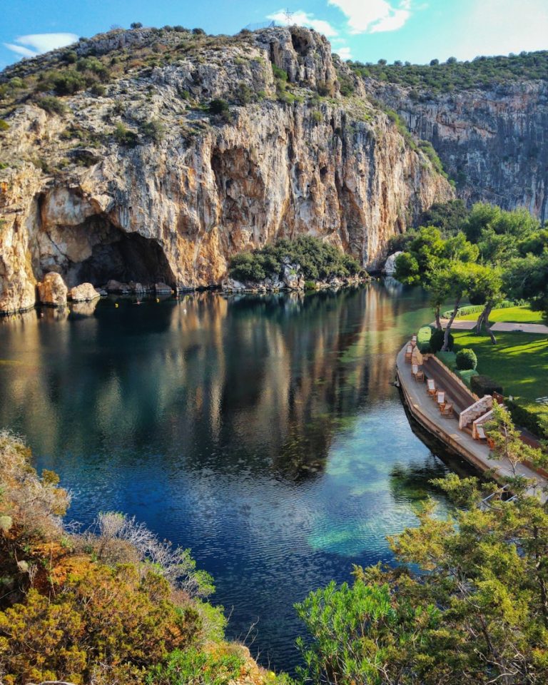 Photo Lake Vouliagmeni: A Beautiful Wedding Destination in Athens