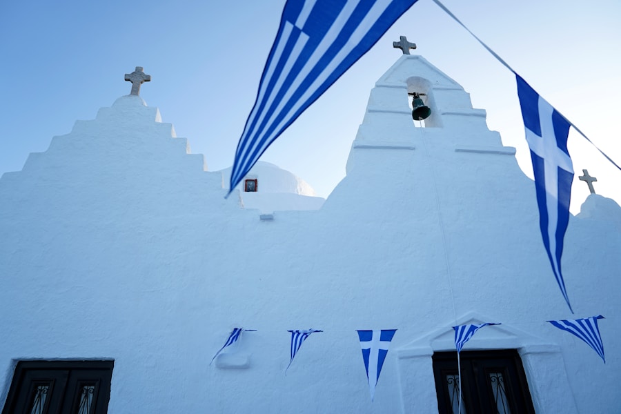 4 Small & Beautiful Chapels to get married in Greece